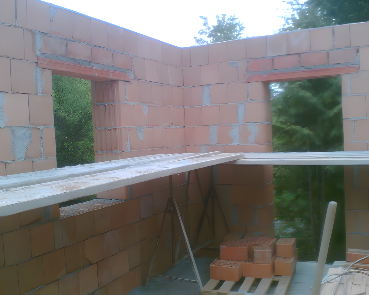 Téglasarok falazása